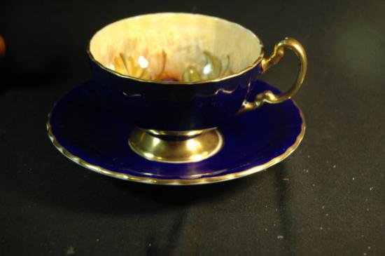 ０１４　エインズレイ　果物の絵柄(コバルトブルー＆ゴールド)　カップ&ソーサー