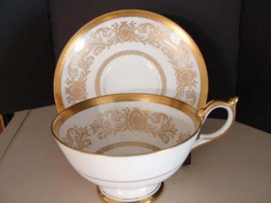 ０１５　エインズレイ　カップ&ソーサー(インペリアルゴールド)