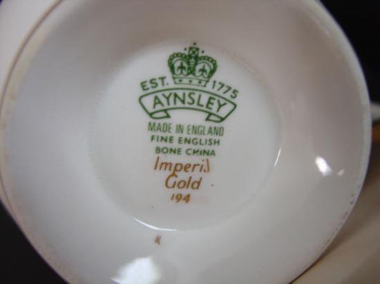 ０１５　エインズレイ　カップ&ソーサー(インペリアルゴールド)