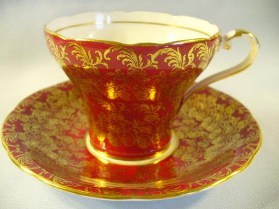 ０１６　エインズレイ　アサガオの絵柄(ルビーレッド)　カップ&ソーサー