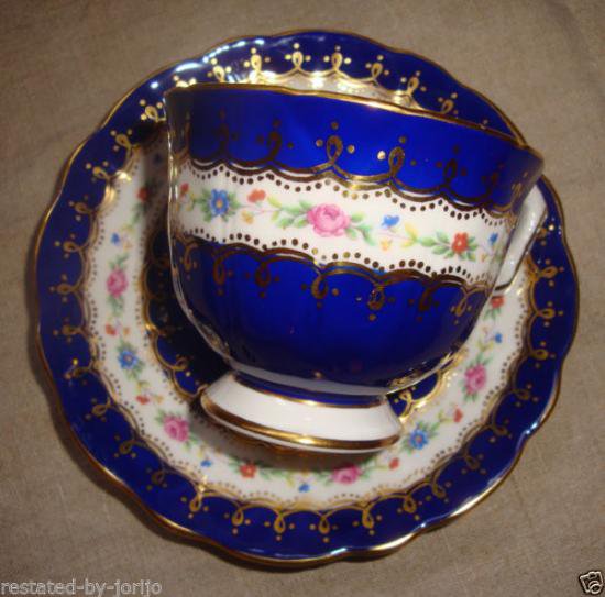 ０１７　エインズレイ　ロイヤルブルーにピンクのバラ　カップ&ソーサー