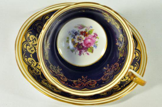 ０１８　エインズレイ　線条細工の花模様(コバルトブルー＆ゴールド)　カップ&ソーサー