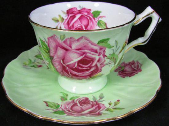 ０２０　エインズレイ　クロッカス型カップ&ソーサー(ピンクのバラ)