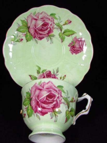 ０２０　エインズレイ　クロッカス型カップ&ソーサー(ピンクのバラ)