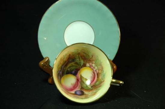 ０２１　エインズレイ　カップ&ソーサー(果物の絵柄　グリーン)