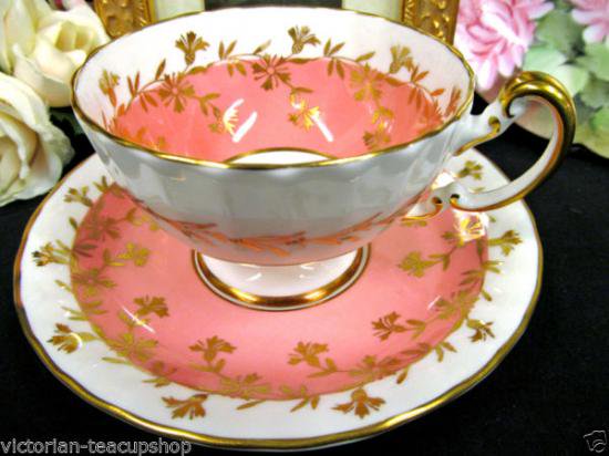 ０２３　エインズレイ　オーバン　ティーカップ&ソーサー(ピンク＆ゴールドの模様)