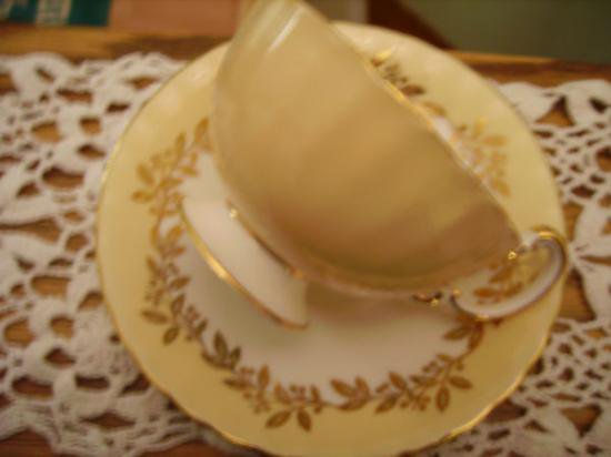 ０２５　エインズレイ　ティーカップ&ソーサー(果物の絵柄　イエロー)