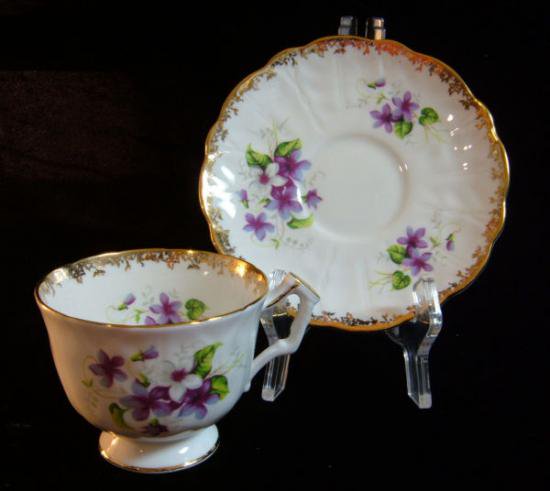 ０３１　エインズレイ　ティーカップ&ソーサー　(紫色のスミレ)