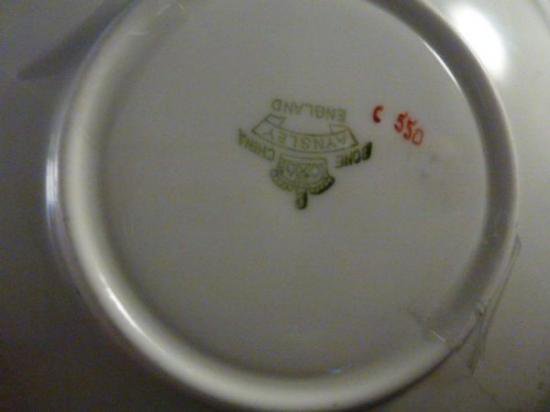 ０３３　エインズレイ　ティーカップ&ソーサー(青色とゴールド、バラの絵柄）