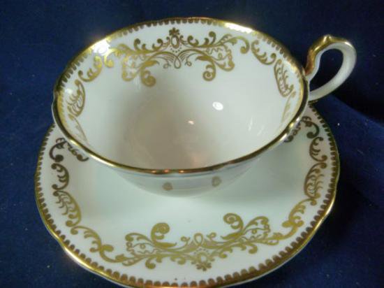 ０３４　エインズレイ　ティーカップ&ソーサー(ホワイト＆ゴールド)