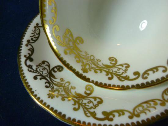 ０３４　エインズレイ　ティーカップ&ソーサー(ホワイト＆ゴールド)