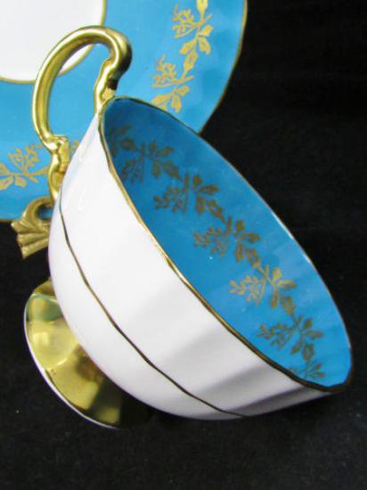 ０３５　エインズレイ　ティーカップ&ソーサー(エリザベス女王、ターコイズブルー)