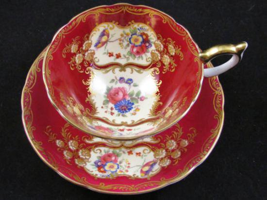 ０３７　エインズレイ　ティーカップ&ソーサー(花柄にゴールド＆くり色)