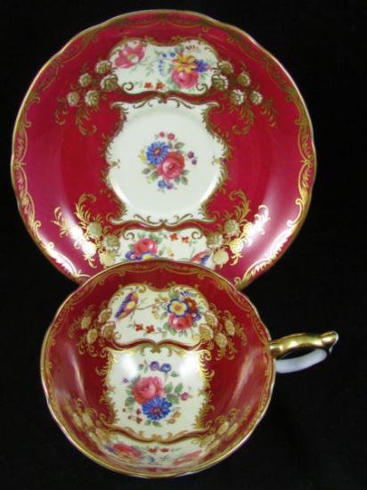 ０３７　エインズレイ　ティーカップ&ソーサー(花柄にゴールド＆くり色)