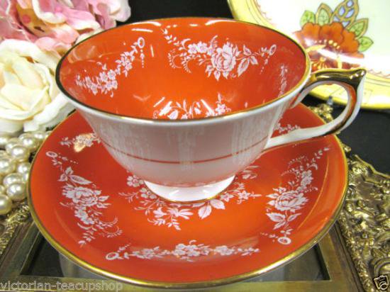 ０４２　エインズレイ　ティーカップ&ソーサー(ホワイトエナメルヴィクトリアンデザイン　オレンジ)