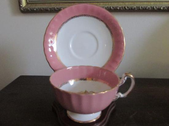 ０４３　エインズレイ　ティーカップ&ソーサー(果物の絵柄　ピンク)