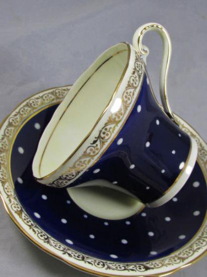 ０４４　エインズレイ　ティーカップ&ソーサー(浮き出しのドット　コバルトブルー)