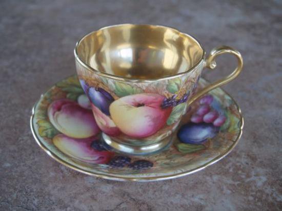 ０４５　エインズレイ　カップ&ソーサー　果物の絵柄