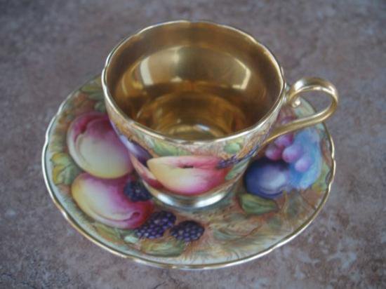 ０４５　エインズレイ　カップ&ソーサー　果物の絵柄