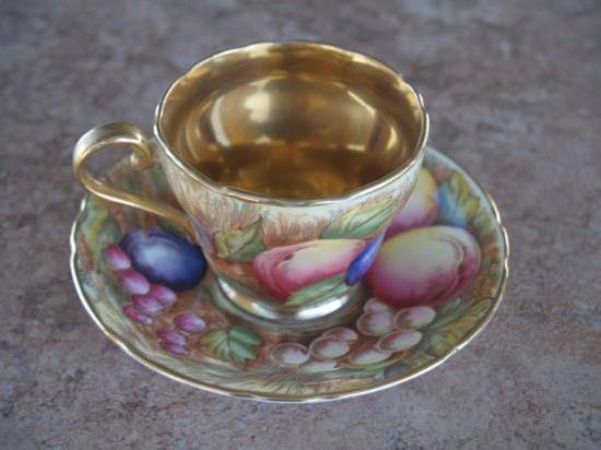 ０４５　エインズレイ　カップ&ソーサー　果物の絵柄