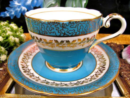 ０４７　エインズレイ　ティーカップ&ソーサー　(アクアブルー＆ゴールド)
