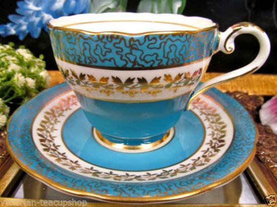 ０４７　エインズレイ　ティーカップ&ソーサー　(アクアブルー＆ゴールド)
