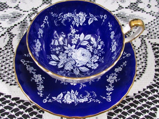 ０５１　エインズレイ　カップ&ソーサー　(コバルトブルー＆ホワイトエナメル＆ゴールド)