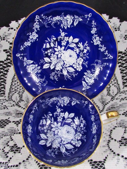 ０５１　エインズレイ　カップ&ソーサー　(コバルトブルー＆ホワイトエナメル＆ゴールド)