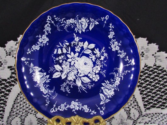 ０５１　エインズレイ　カップ&ソーサー　(コバルトブルー＆ホワイトエナメル＆ゴールド)