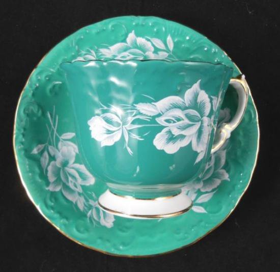 ０５３　エインズレイ　カップ&ソーサー(ターコイズ＆ホワイトローズ)