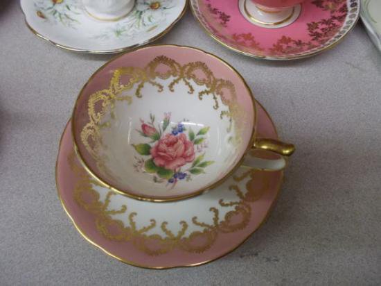 ０５６　エインズレイ　カップ&ソーサー　(ピンク　ピンクローズの絵柄)