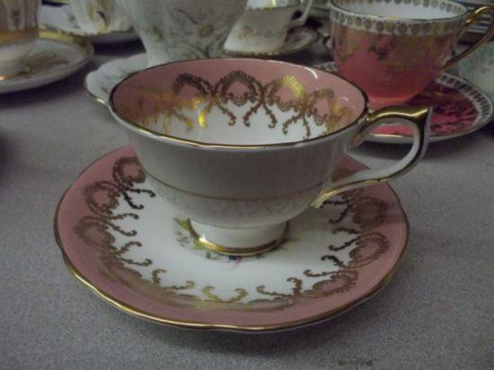 ０５６　エインズレイ　カップ&ソーサー　(ピンク　ピンクローズの絵柄)