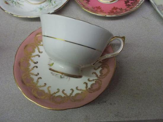 ０５６　エインズレイ　カップ&ソーサー　(ピンク　ピンクローズの絵柄)