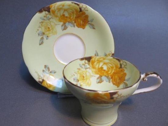 ０５７　エインズレイ　カップ&ソーサー(黄色いバラ　ミント)