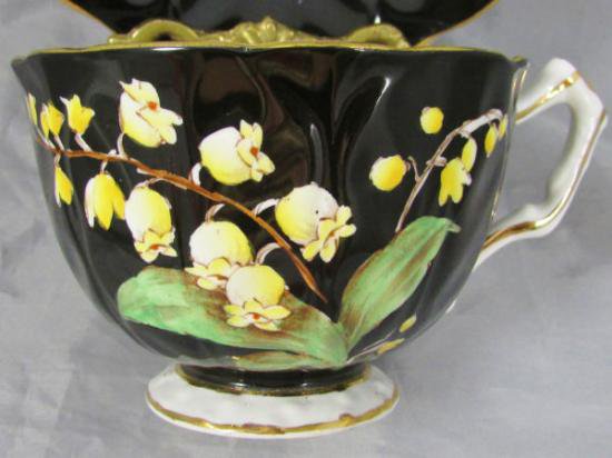 ０５９　エインズレイ　カップ＆ソーサー　スズラン　ブラック　1931年