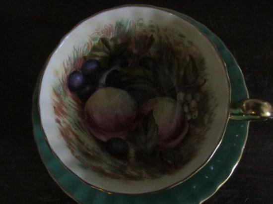 ０６０　エインズレイ　カップ＆ソーサー　果樹園　グリーン　D.Jonesサイン入り