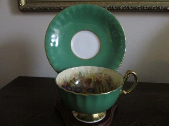 ０６０　エインズレイ　カップ＆ソーサー　果樹園　グリーン　D.Jonesサイン入り