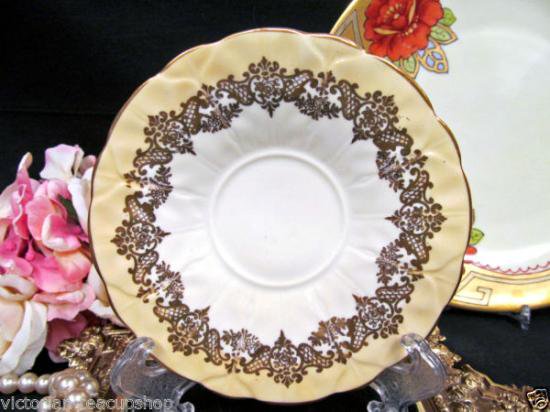 ０６２　エインズレイ　カップ＆ソーサー　（イエロー＆ゴールド）