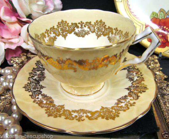 ０６２　エインズレイ　カップ＆ソーサー　（イエロー＆ゴールド）