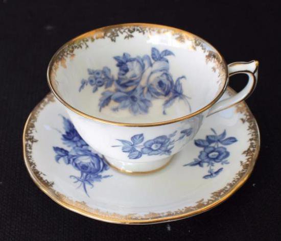 ０６４　エインズレイ　カップ＆ソーサー　花模様　（ブルー）