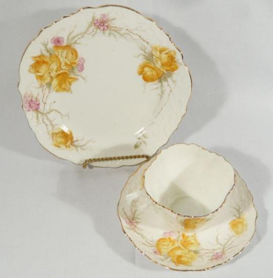 ０６５　エインズレイ　カップ＆ソーサー＆サイドプレートの3点セット　（ピンク＆イエローのバラ模様）