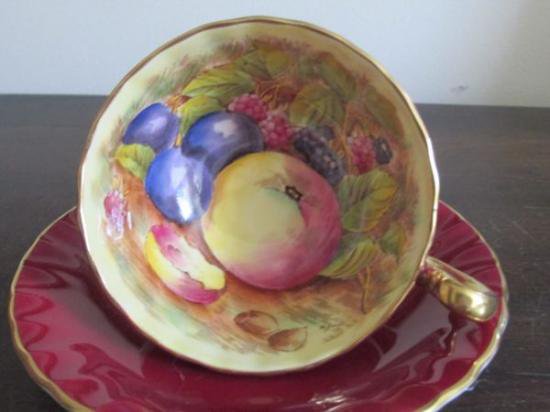 ０６９　エインズレイ　カップ＆ソーサー　果樹園　（レッド）