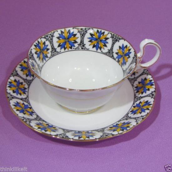 ０７０　エインズレイ　カップ＆ソーサー　ドーリス　アールデコデザイン　（ブルー＆オレンジ）