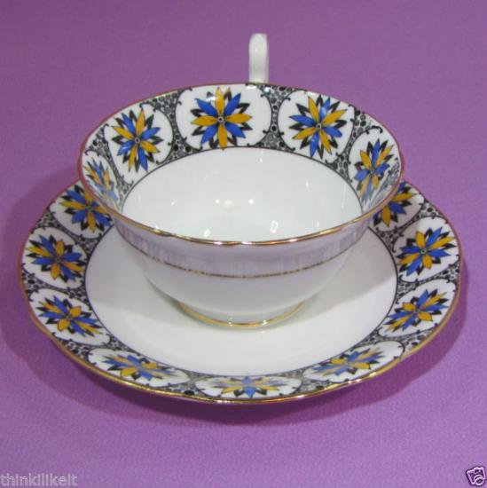 ０７０　エインズレイ　カップ＆ソーサー　ドーリス　アールデコデザイン　（ブルー＆オレンジ）