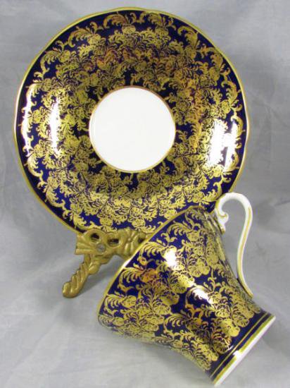 ０７３　エインズレイ　カップ＆ソーサー　花柄　（コバルトブルー＆ゴールド）