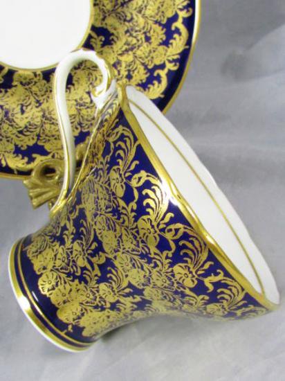 ０７３　エインズレイ　カップ＆ソーサー　花柄　（コバルトブルー＆ゴールド）