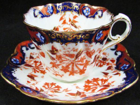 ０８０　エインズレイ　カップ＆ソーサー　伊万里色絵　ハニー・サックル（ゴールド＆コバルトブルー）