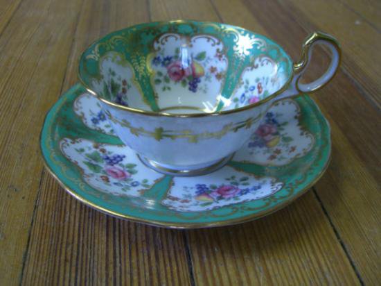 ０８６　エインズレイ　カップ＆ソーサー　ローズ＆フルーツ　（ミントグリーン）