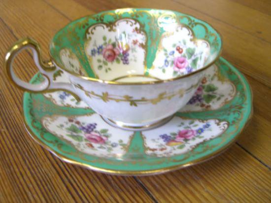 ０８６　エインズレイ　カップ＆ソーサー　ローズ＆フルーツ　（ミントグリーン）