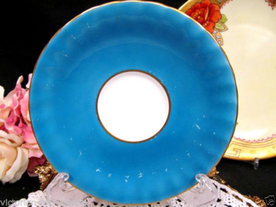 ０９０　エインズレイ　カップ＆ソーサー　（ライトブルー＆ゴールド）